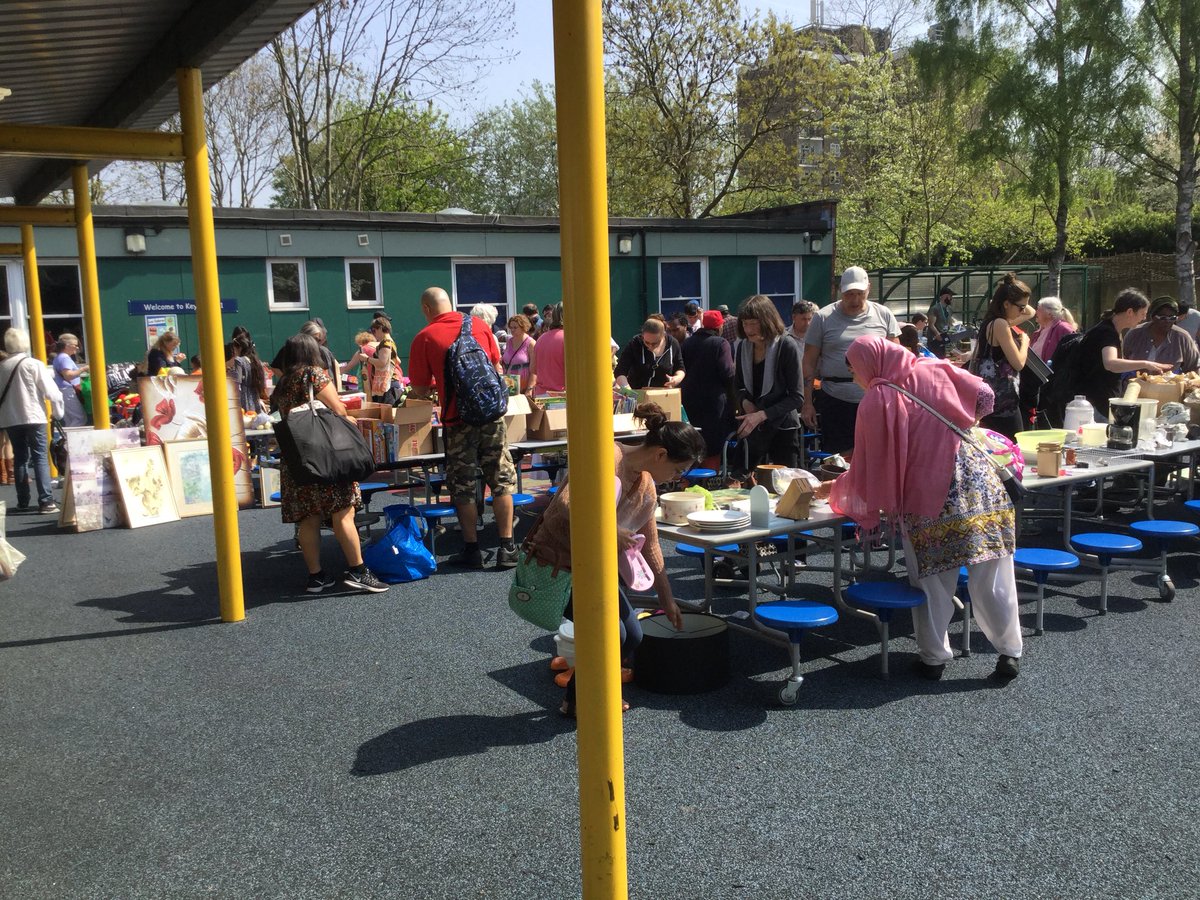 BevDickinson4's tweet photo. Full steam ahead with @hackneycouncil fab Give and Take Day lovingly hosted by @Grazebrook_Pri  Massive  thanks @HackneyFixers  @TRAID  @FRPonline  #DrBike  Gorgeous sunshine too!  #NWFed 💚👌🌍 #GreenerHackney https://t.co/7ehFKJVP8W