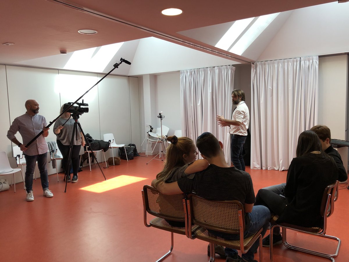 quimc's tweet image. Avui assaig amb gravacions. Gran dia. @acustic5oficial @ciaQueDeQue #2MI i el gran honor de comptar amb en @SergiFusterL #MolteGràcies  #GranEquip #GranDissabte