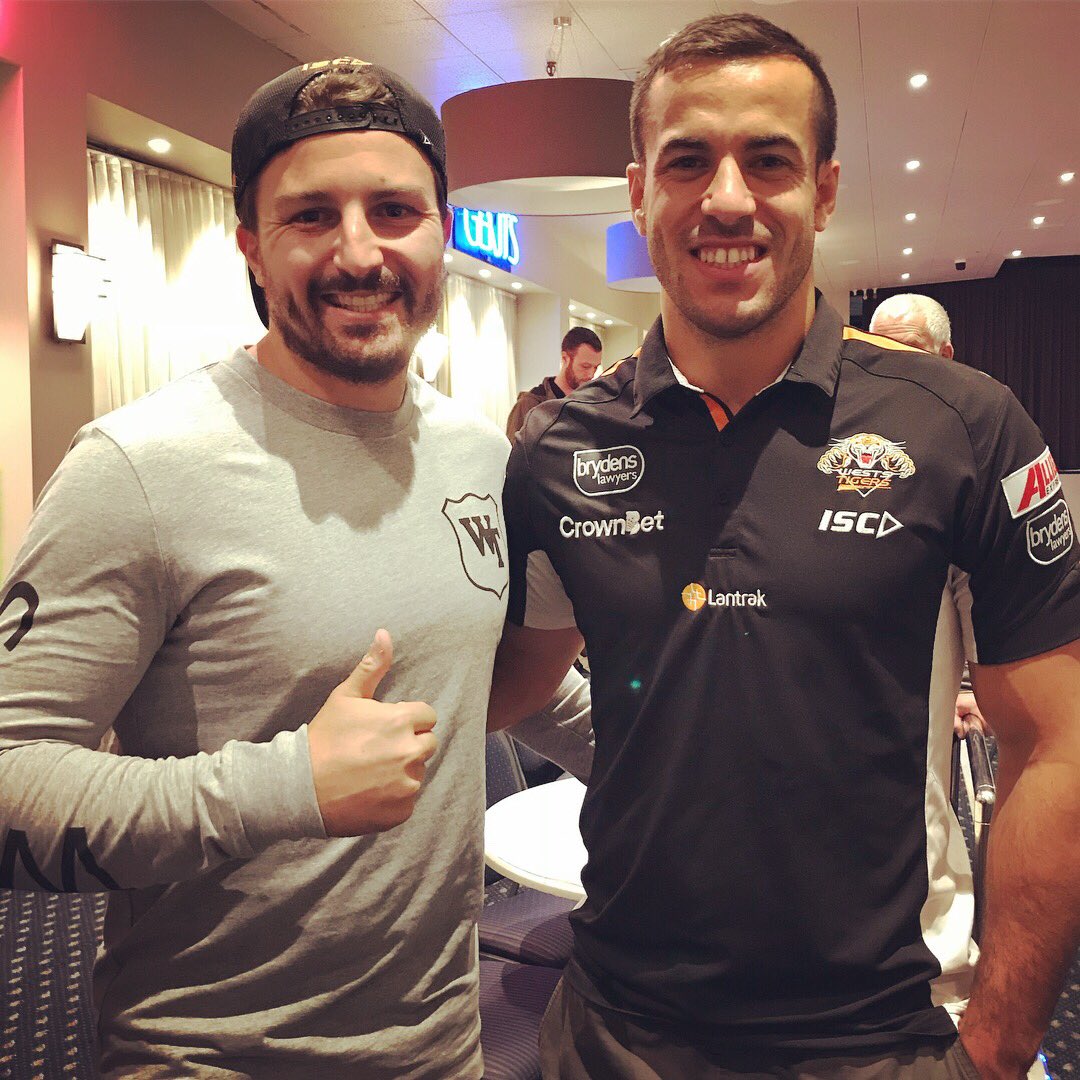 v8tiger's tweet photo. Great to meet the best fullback in the NRL...I always thought I was taller than him though #shortylife #Onthebus https://t.co/MFNGsnpmky