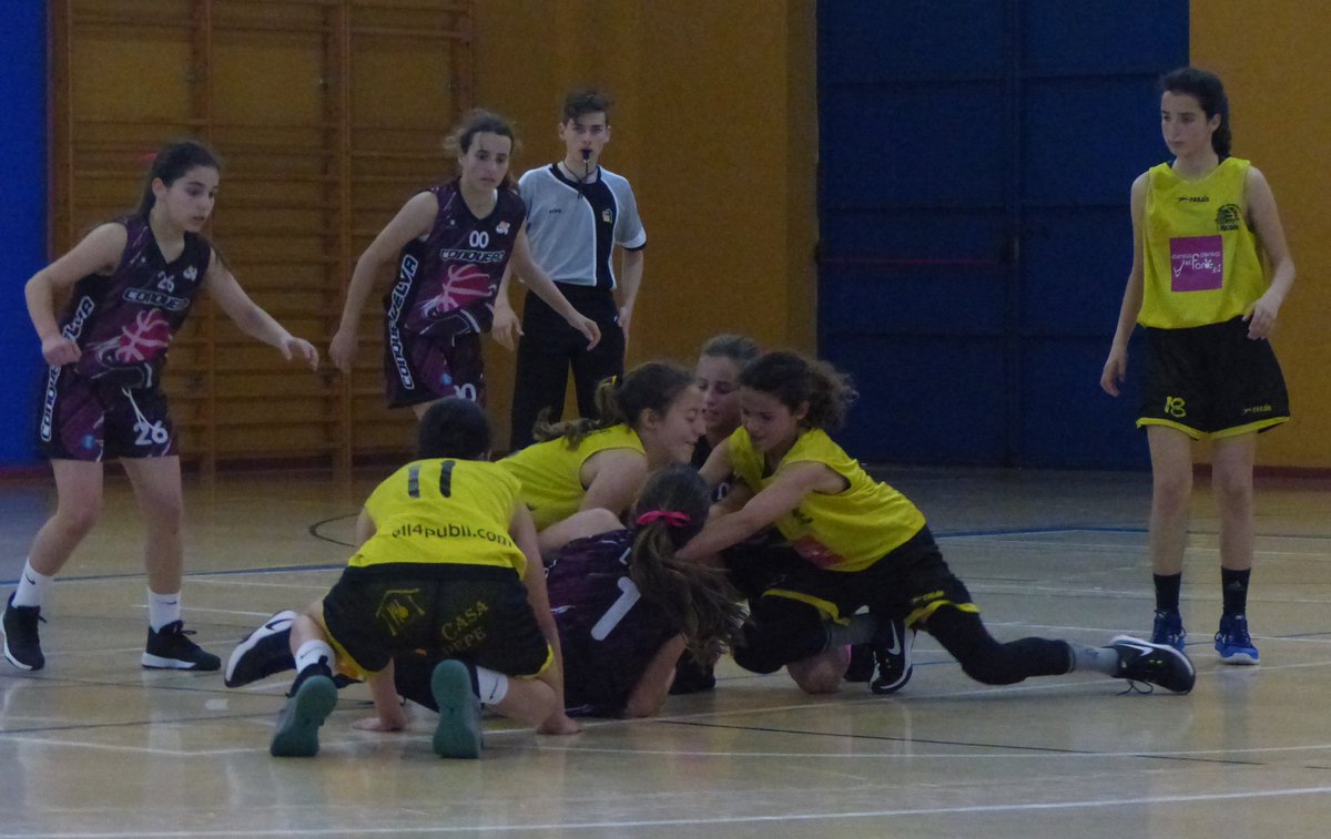 fabhuelva's tweet photo. 🏆#FaseFinalIF2018⛹🏻‍♀️
✅ Jornada 2
🏀 @CBConquero - @CBMazagon 
⏱️ Final: 46 - 67
📺 https://t.co/yXRdN9RaVG https://t.co/ub8sLJlHn6