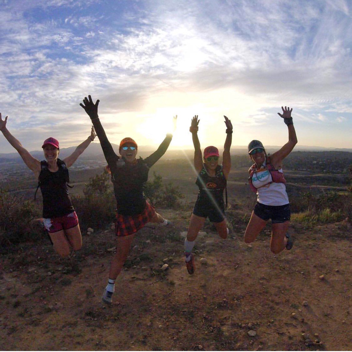 RunTheEdge's tweet photo. Yes Michelle-it is now the weekend! 😜Time to get out & live it! #Repost IG Michelle Is it the weekend yet & can we do more of this please??? 📷 @jeff_h_liu #girlswithhops #gothops #jumpshot #nailedit #girlswhofly #likeagirl #mtnchicks #trailsisters #tribe #squadgoals #optoutside https://t.co/7inlBhG3n0