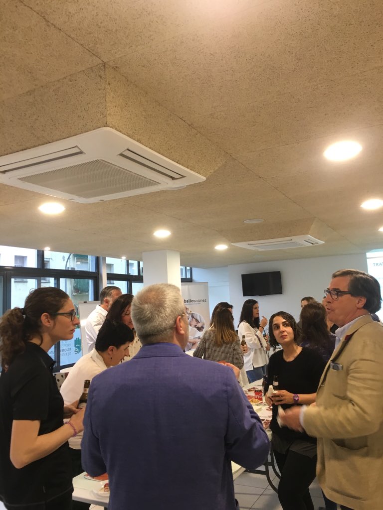 ceballosnunezsl's tweet photo. Qué mejor forma de terminar el workshop de @INDIBAactiv que con un aperitivo con los asistentes 😋
Dar las gracias al @COFEXT por cedernos sus instalaciones y a los asistentes por dedicarnos unas horas de su finde semana☺️
Gracias @saraindiba ,te esperamos en la próxima 🙌🏼 https://t.co/Ccs7fDy9qj