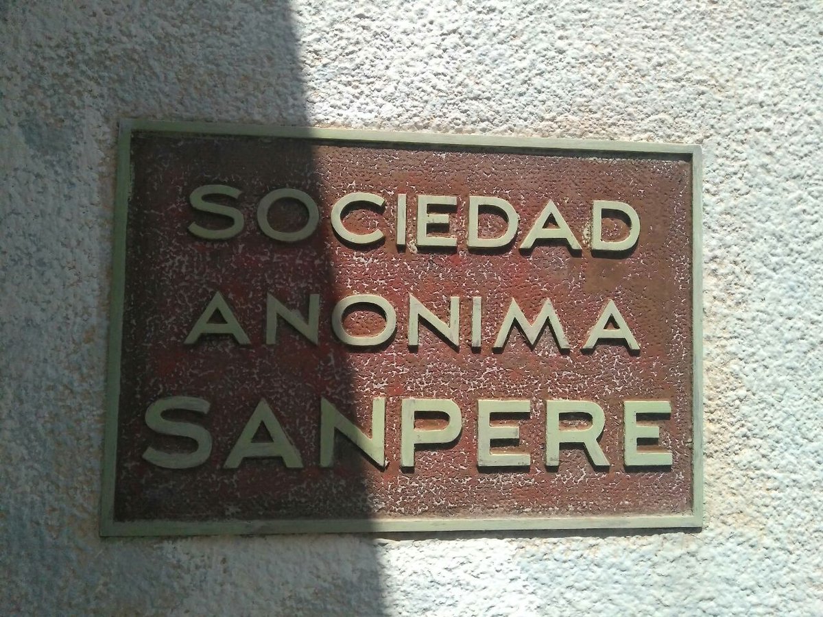 CanSanpere_'s tweet photo. El col•lectiu @La_Fabrika_ ha okupat i obre les portes de Can Sanpere al poble per garantir l' #ExpropiacióPopular. Per aquest compte us anirem informant! Ajudeu-nos amb la difusió i seguiu-nos! https://t.co/5WBfUman5F