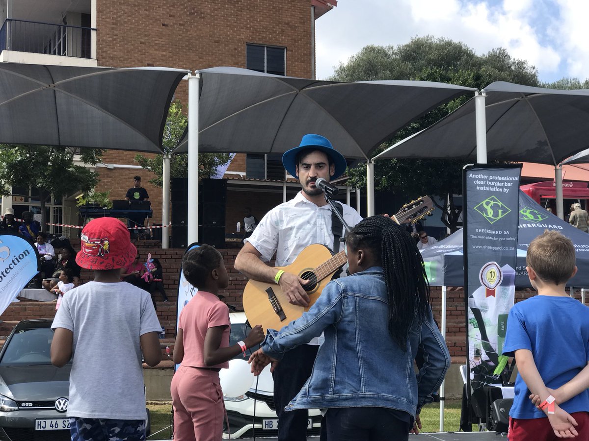 MC’ing at bryandale Funday and look who I bump into <a href="/DeepFriedMan/">abel</a> aka #deepfrieddad who knew you did kids parties 😂😂 #bryandale #funday