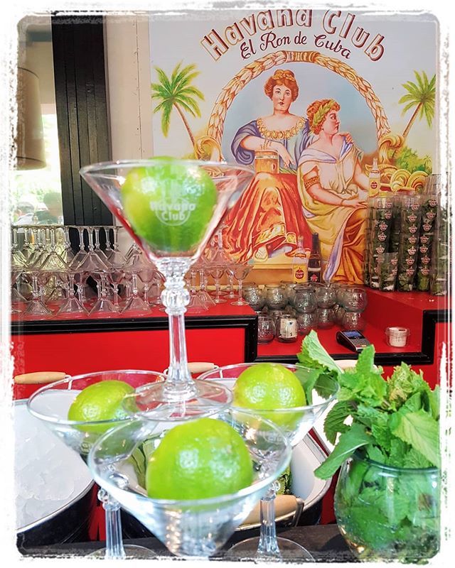 bibouenfolie's tweet photo. Coucou les Bibous,
😎 Un rafraîchissement ça vous tente ? Une recette de cocktail spéciale chaleur sur https://t.co/lqNoE5thp6 ☀

#bibouenfolie #bonnesadressesparis
#foodparis #parisfood #purementcubain #foodblog #foodgasm #restaurantparis #cafea #pa… https://t.co/igi3GaK3xf https://t.co/LgRaEzQwSf