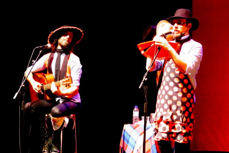 Nazaret_Serrano's tweet photo. @antilopez #MadridPresenta ¡Concierto de despedida de #DesprendimientodeRutina en Madrid! Gracias por cantar "Suerte" como adelanto del próximo disco...¡Sois geniales, que bien lo pasamos siempre y lo que no reímos! @madridpresenta @fernangomezCCV https://t.co/FFk0VUsfdI