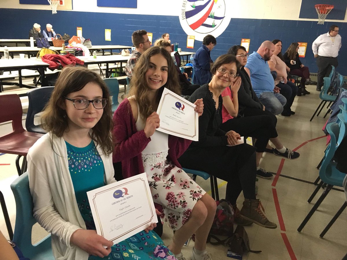 Bravo à nos participantes au concours oratoire du CSAP. Félicitations à Daphnée qui a reçue 1ère dans sa catégorie 11e / 12e année. Elle aura donc la chance de participer au concours provincial le 5 mai prochain.