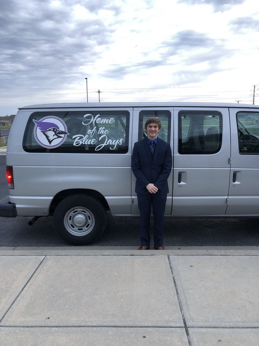CleverFineArts's tweet photo. The early bird goes to STATE! Congratulations Mathew...you’ve earned this honor! Good luck at state! https://t.co/UZiHa291kK