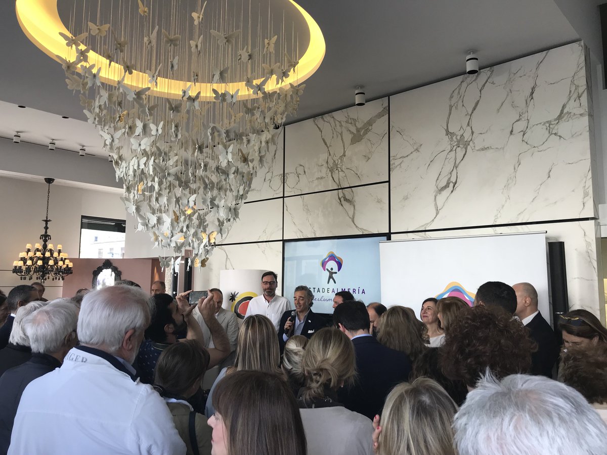 SpagnaInItalia's tweet photo. Grazie @CosentinoIT per averci ospitato e Roberto Parodi (@il_Parods ) per raccontare la tua esperienza in questa bellissima provincia andalusa!
 #Almería #Milano #mdw2018  #FuoriSalone2018 https://t.co/ZYIiHhBx91
