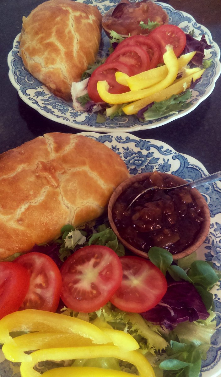 A light lunch ? don't mind if we do 😋@devonlife <a href="/DevonFoodLovers/">Devon Food Lovers</a> @thedevonfoodie <a href="/tobygardenfest/">Toby's Garden Fest</a> <a href="/RealFoodBarnsta/">Barnstaple Real Food</a>