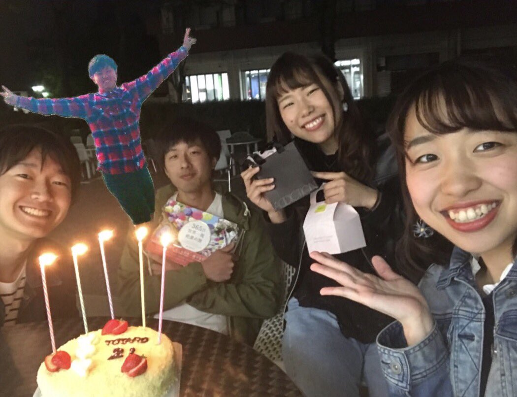 tonesoup_inspi's tweet photo. こんばんは、ToneSoupです！🐷
この前の練習で4月生まれのイーグルとじーなをお祝いしました～🎉👏👏
みんなでじーなの手作りチーズケーキを食べておなかいっぱい🎂💓
練習は来週からがんばります（笑）

#ひじりは23時まで実験 https://t.co/py7fKF728M