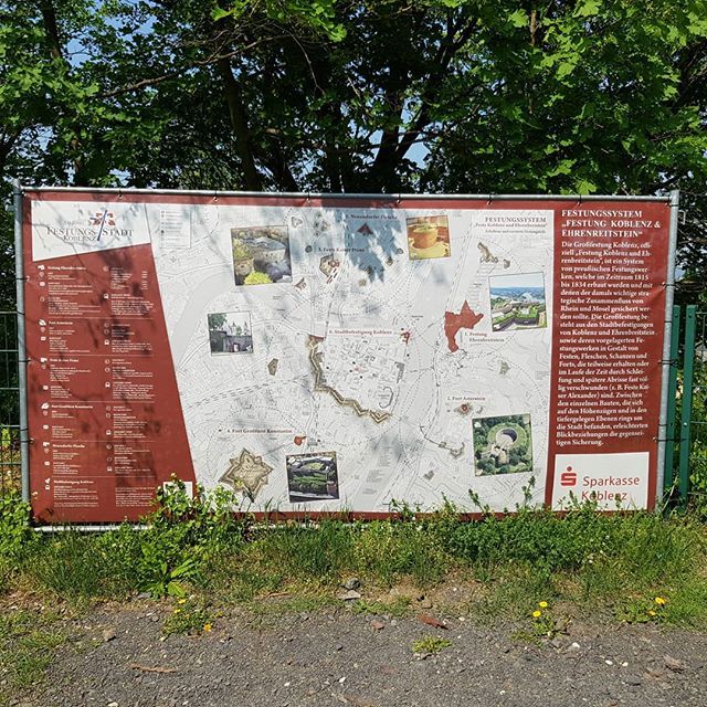 Heute der #RheinstaWalk bei der ersten Station der #FestungsStadt Koblenz

#RheinstaWalk #ProKonstantin #HbfKoblenz #Remos #FestungsStadt #koblenzergram #mittelrheingram #igerskoblenz #koblenzERleben
