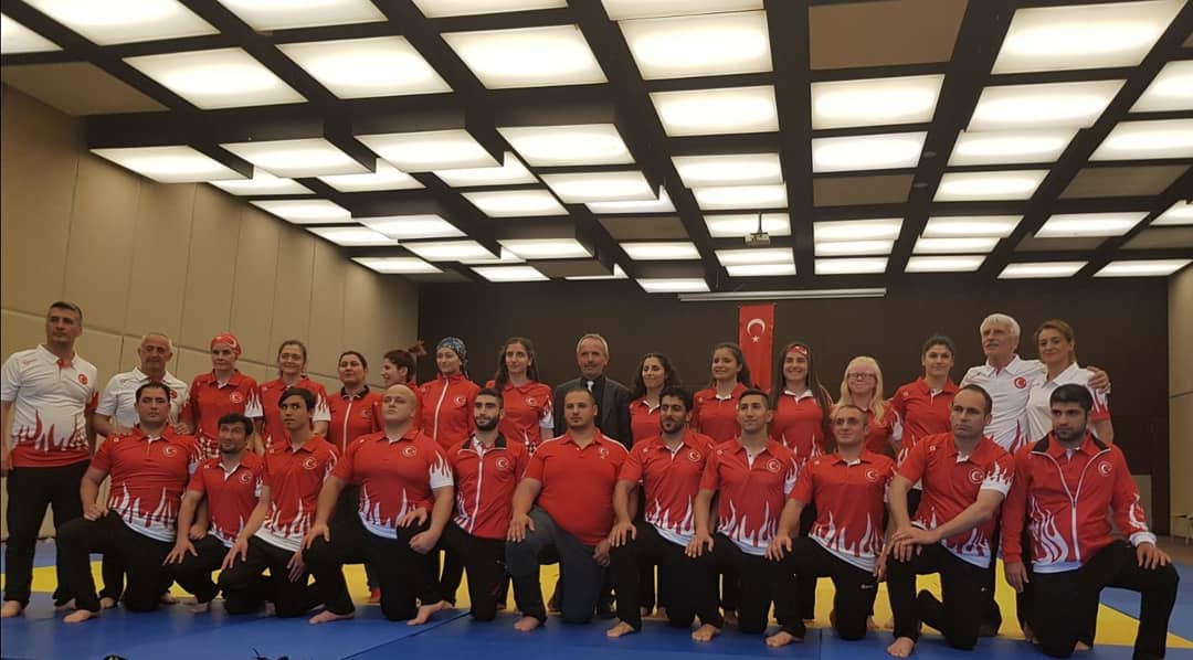 JudoParalimpik's tweet photo. 2018 ibsa Judo Dünya Kupası için Milli Takımımız son hazırlıklarını https://t.co/DUohZh4XM6şarılar çocuklar,başarılar milli takım
#Judo 
#paralimpikjudo
#ibsajudo 
#gesfed 
#wordcupa https://t.co/C34fHrN9TI