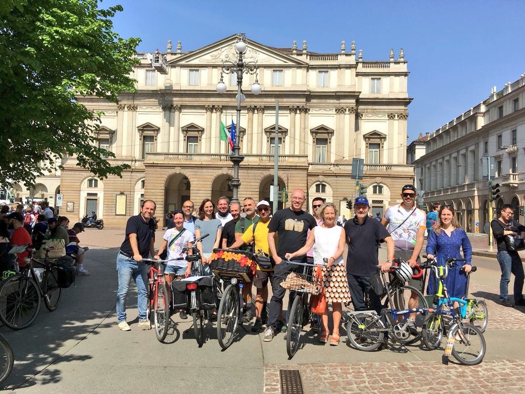 Da Milano a Roma per la #Bicifestazione di sabato 28 aprile: un percorso per sensibilizzare all’attenzione a ciclisti e a investimenti su ciclabilità e cicloturismo. Buon viaggio! 

Con <a href="/DiegoZardini/">Diego Zardini</a> e <a href="/bragachiara/">Chiara Braga</a> proseguiremo in Parlamento con intergruppo mobilità sostenibile