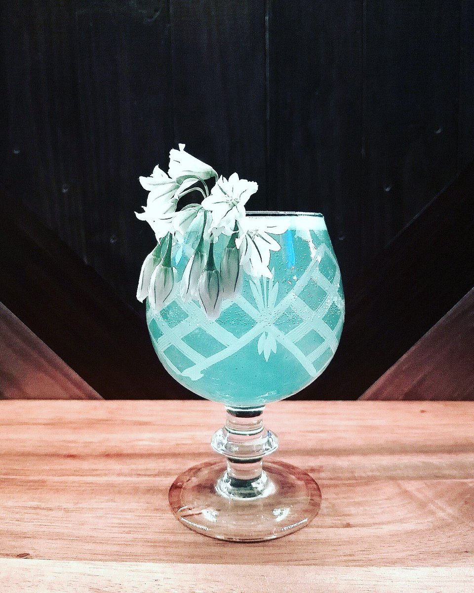 I’m mean 😎😍 have you ever seen anything so beautiful. We have 2-for-1 on all cocktails from 5-8pm!!! #cocktails #cheap #livemusic #funinthesun #sun #highbury #islington