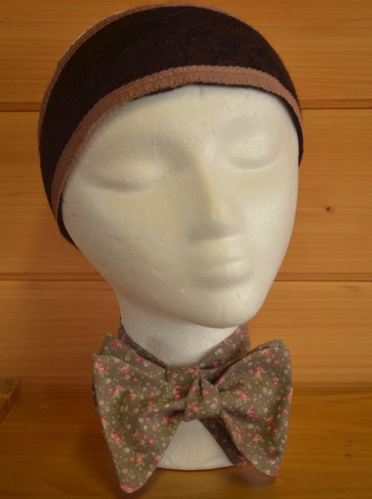 ThemisAndThread's tweet photo. So much awesomness hitting the #FashionBlog right now!
https://t.co/dCEwtjznRN
#ithacafashionweek #feministfashion #flxfibers #recycledclothing #handmadepaper #fashrev #fashionrevolutionweek #pressrelease #flxevents https://t.co/QU8Ia5umli