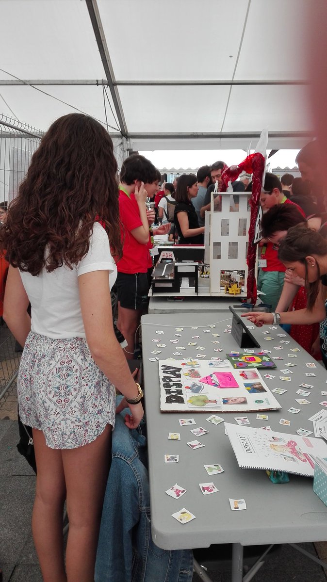 neiker_BRTA's tweet photo. Gaur #ZientziaAzoka-n gaude, Bilboko Plaza Berrian, gaztetxoenen artean zientzia sustatzen #Azoka18 @Elhuyar https://t.co/dnaEMAI5GI