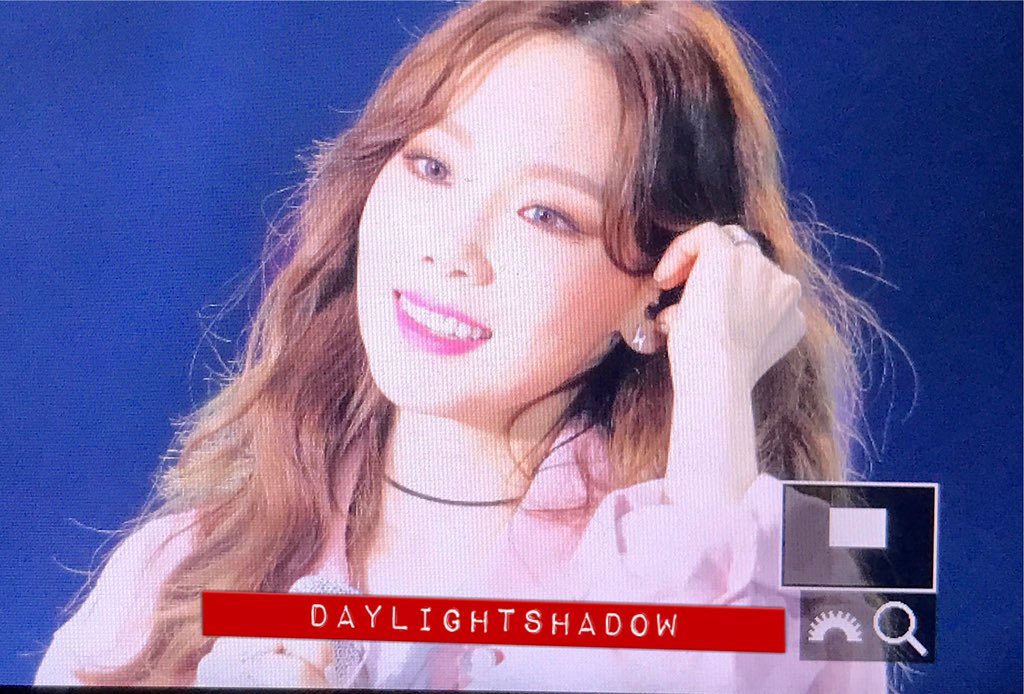 daylightshadow_'s tweet photo. 180421 BOB IN TPE #소녀시데 #태연 https://t.co/D1csUxVwc8