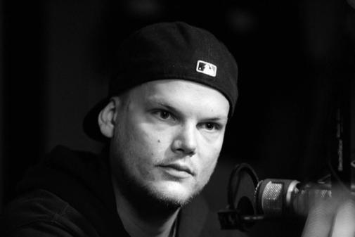 Tod von #Avicii: Musikszene trauert um „einen der größten Melodienschreiber“  ebx.sh/2HjhQsi https://t.co/gj9BEqDLNj