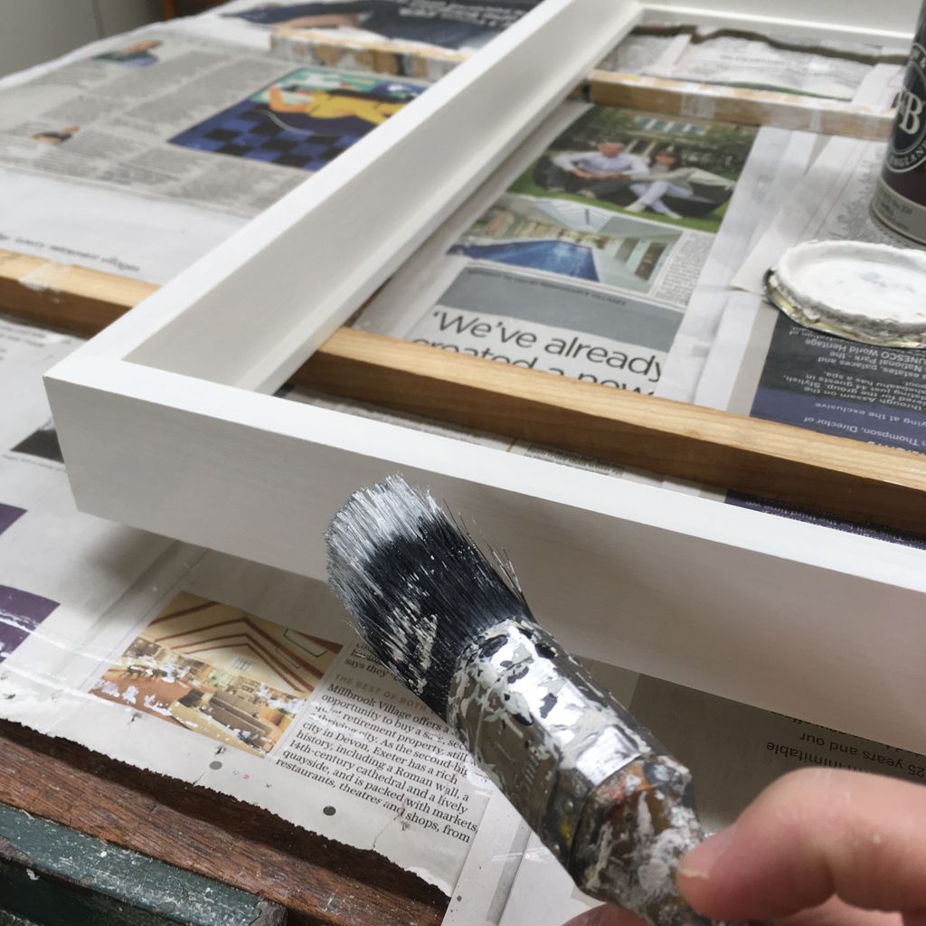 UckFramingCo's tweet image. #WIP We’re busy painting a batch of tray frames for some very colourful canvases #watchingpaintdry #trayframes #canvasart #customframing