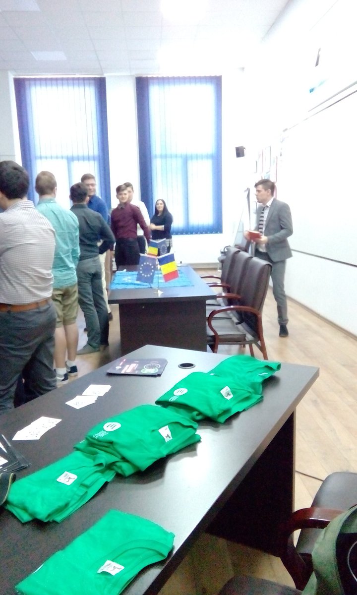 jef_romania's tweet photo. Starting out with social games to break the ice among members!
What is European #identity?
What is #federalism for you?
#TineriEuropeni #OurFirstMeeting https://t.co/V1U98WSueF