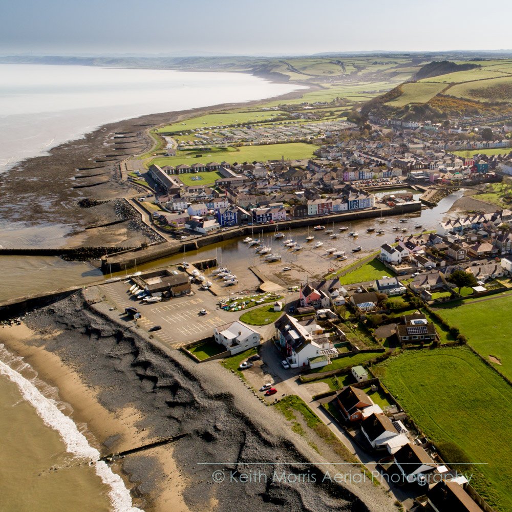 KeithMorrisAber's tweet photo. Up with the lark to get up in the air above #aberaeron #westwales this morning getting some general views for a client. #lovemyjob #aerialphotography #dronephoto #licenced #CAAapproved #freelance #cameraforhire © @KeithMorrisAber https://t.co/NVJIbQKc5m