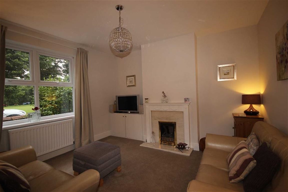 BriscombeNutterStaff tweet media