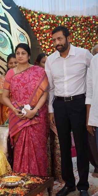 PawanKalyan's tweet image. Mrs.RaviI Prakash Gariki Namaskaralu!!Your husband is a GoodMan Amma. But make sure to keep away your kids from TV9 programs.. you might think why? Please show the following video