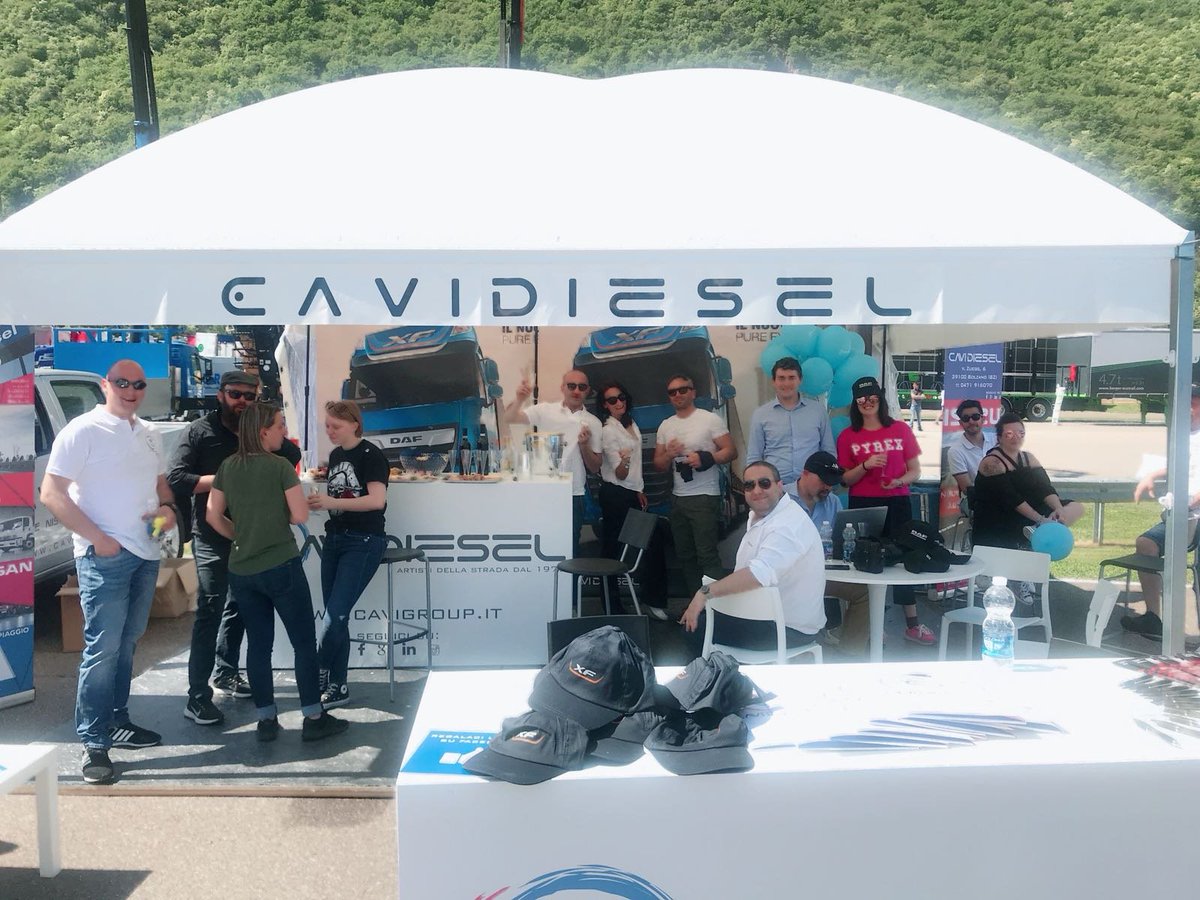 CAVIDIESELspa's tweet photo. #selfie #cavidiesel #bozen #bolzano #truckshow #southtyrol #truckfestival #picofday https://t.co/DzqFbje4cE