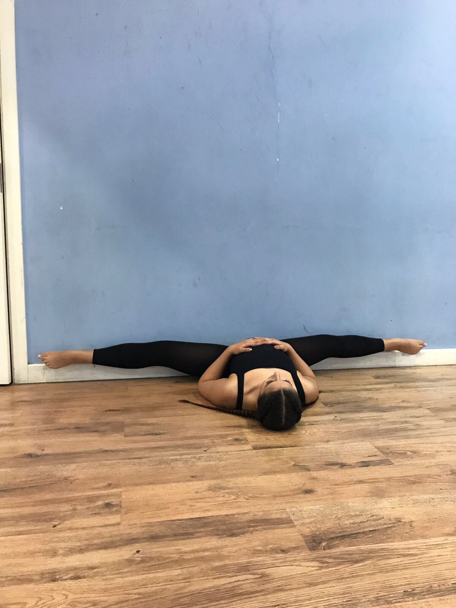 MinnieCsami's tweet photo. Loved my first week back at mamt and achieved one of my goals of getting my legs to the skirting board👍✨ https://t.co/z4Aj50Q7Xk