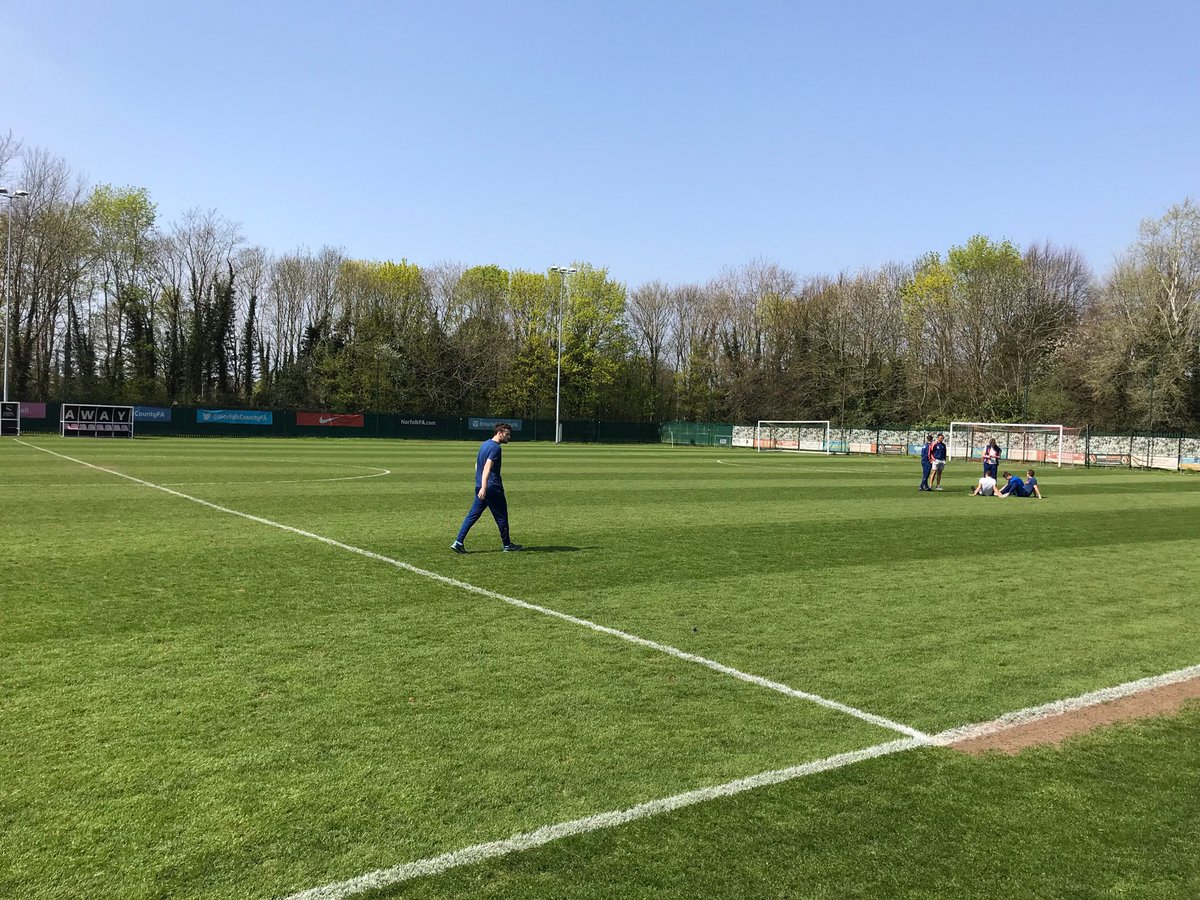 braintreeyfc's tweet photo. We have just arrived for this afternoons game v @NorwichCBSFC lovely afternoon for football https://t.co/ODV7E3NTpN