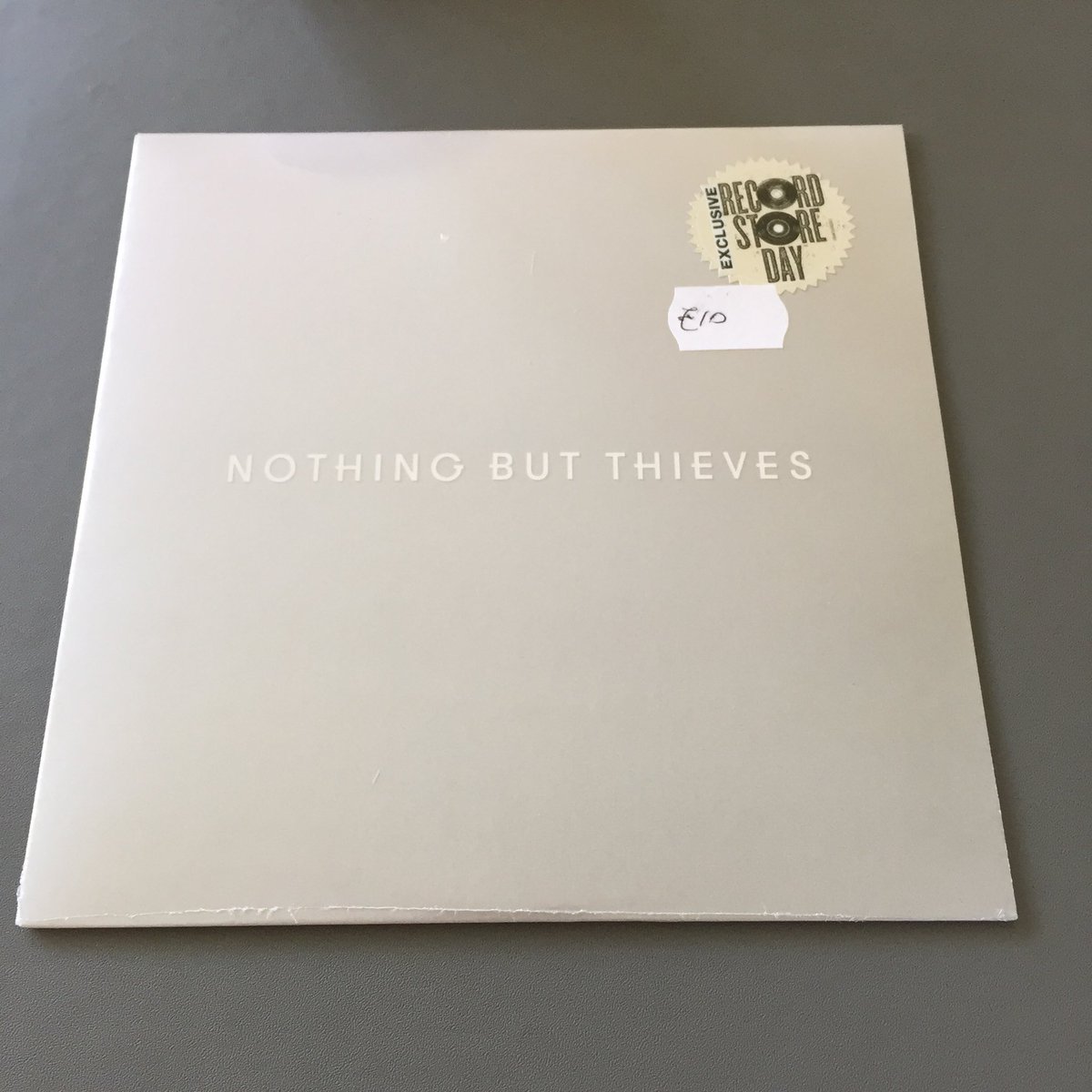 oatsintheh2o's tweet photo. Lovely day for vinyl shopping! #rsd18 #slippeddiscs #billericay #essex #RecordStoreDay18 #nbthieves #nothingbutthieves #nbt #crazy #loveryoushouldhavecomeover #gnarlsbarkley #jeffbuckley #vinyl #independentrecordstores 🎶💕 https://t.co/a9cNlors9B