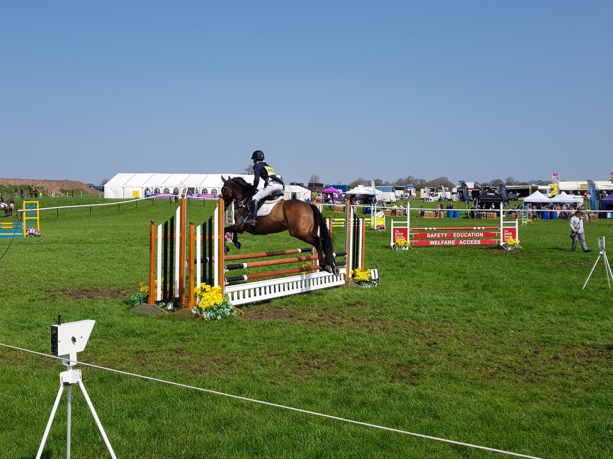 Proud to be sponsoring prizes at The British Horse Trials at Kelsall Hill <a href="/KelsallHillEque/">Kelsall Hill EC</a> great day and a great spectacle. #spiritofgeorge in full flow via @DrunkenPug fantastic bars!

#gin #cheshire #wemakeourgin #nepalesebotanicals
