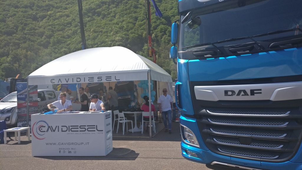 CAVIDIESELspa's tweet photo. Venite a scoprire il top di gamma daf xf 
#cavidiesel #truckshow #southtyroltruckfestival #truckshow #truckers #bozen #bolzano #safetypark https://t.co/1fGZJ7C7lb