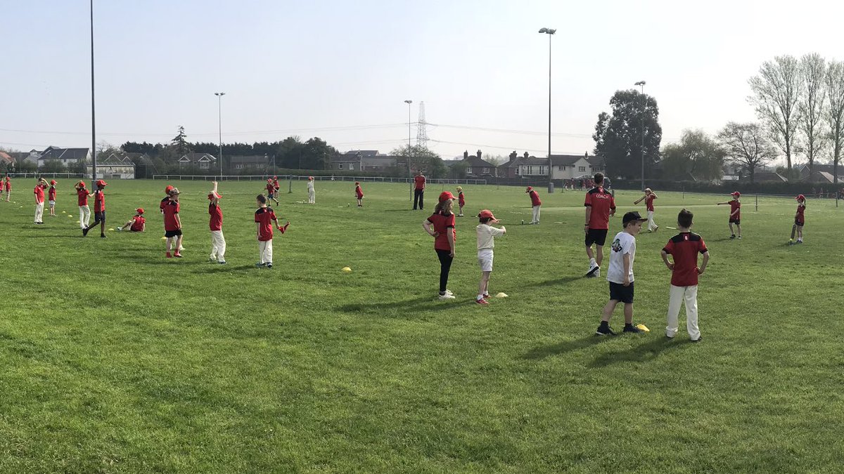 JJ_Cousins's tweet photo. First day of summer training for 100 boys and girls at Locks Heath CC @LocksHeathCC @HampshireCB #seeofred https://t.co/uoqZjIFzfh