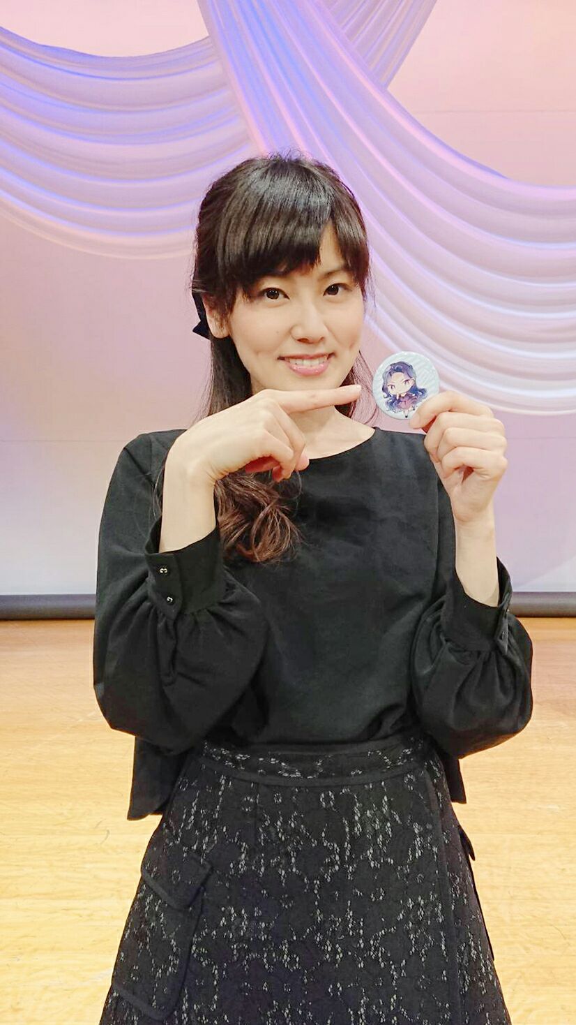 ぷろだくしょんバオバブ 金元寿子 ボイスガレッジ シアター Vol 1 朗読劇 初日公演にご来場頂きました皆様 ありがとうございました お楽しみ頂けましたでしょうか 手に持っているのは 会場物販商品の ２等身デフォルメトレーディング缶バッジ