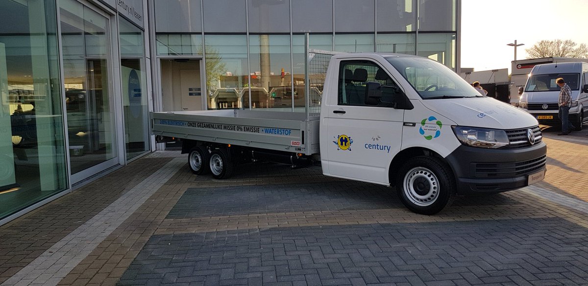Ook op donderdag: de opening van de Mobiliteitscampus van <a href="/CenturyAutogrp/">Century</a> Prachtig bedrijf, bevlogen ondernemers.