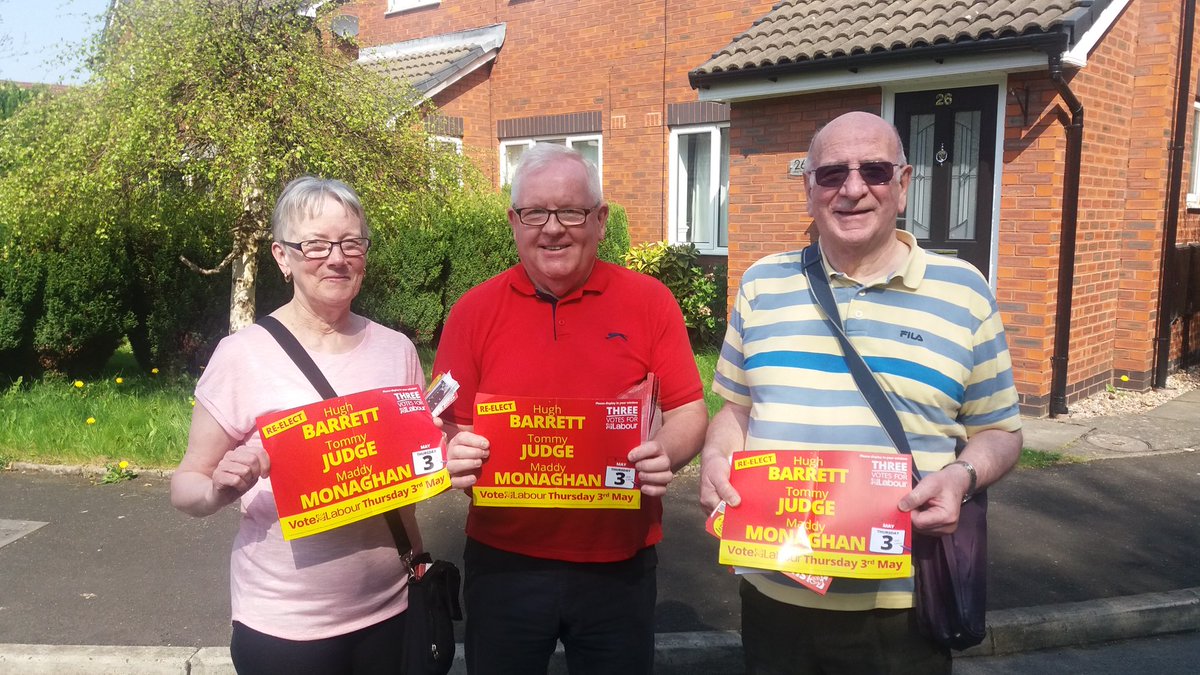 Sharston Ward Labour team enjoying the sunshine delivering Election leaflets #3votes4labour #ManchesterLabour2018