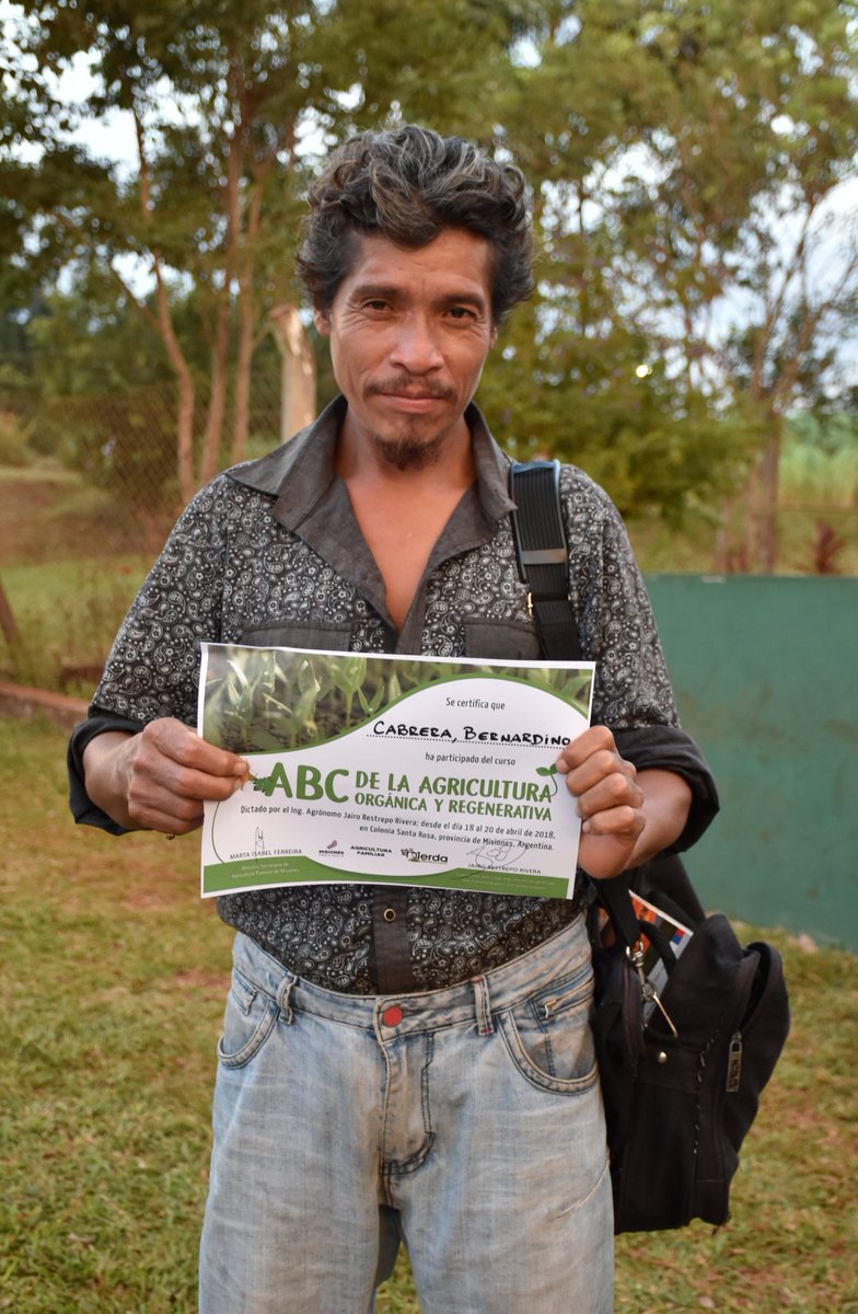 MinAgriFam's tweet photo. Compartimos imágenes del la tercera  jornada de capacitación denominada el “ABC de la Agricultura Orgánica y Regenerativa” con el experto Internacional Jairo Restrepo, en la localidad Santa Rosa municipio de Gobernador Roca. https://t.co/Z2RdlN9Q3Y