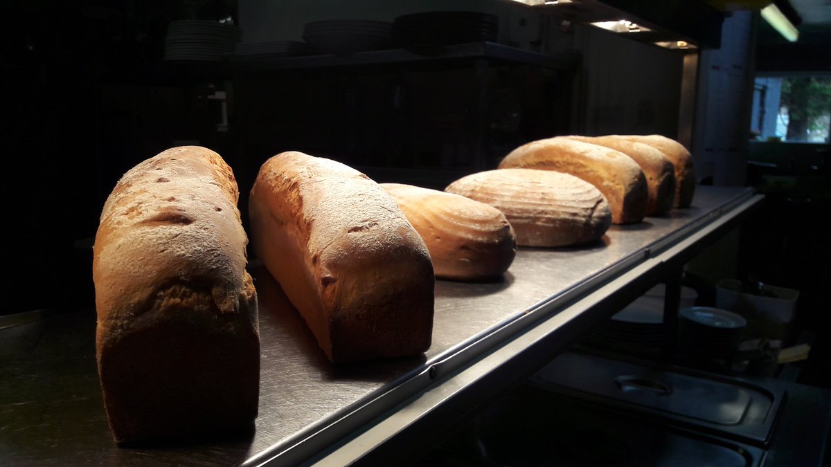 BelleekCastle's tweet image. #PumpkinBread &amp;amp; #MilkBread freshly #baked out of the oven @BelleekCastle ! Ready for eating! Yummy!
@WAWHour @wildatlanticway @IrelandBlueBook