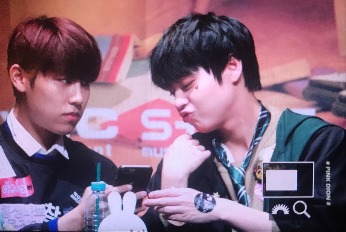 pinkdion_jh's tweet photo. 180421 #박지훈
분쏘단 왤케 귀여워 ㅠㅠ

#워너원 #WannaOne https://t.co/AYgmY8bDXl