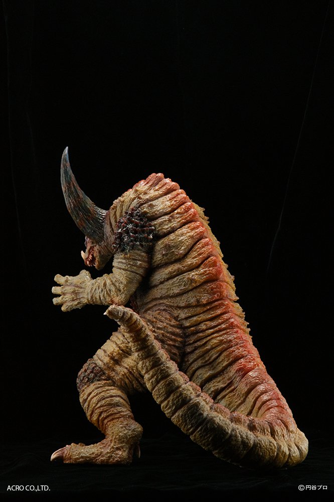 KAIJU REMIXシリーズ「KRS×NIRASAWA ゴモラ」ソフビ製塗装済完成品となって登場!! 2018年6月発売予定です!
ドラコと同じく、デザイン：韮沢靖、原型：山脇隆（T’s Facto)

商品詳細：acro-japan.com/product/krsxni…