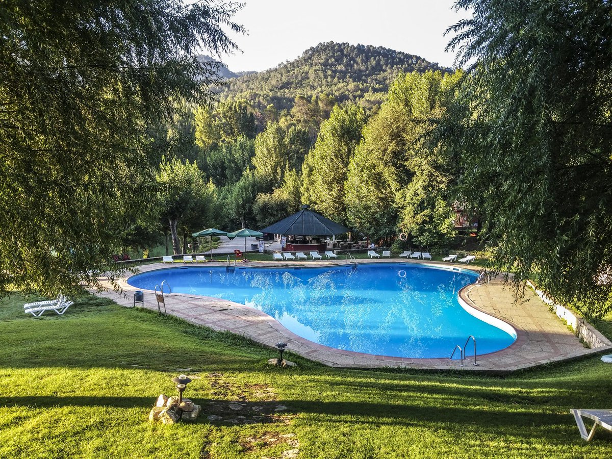 Interested in the biggest trends for swimming pools last year? -  hubs.ly/H0bznjY0