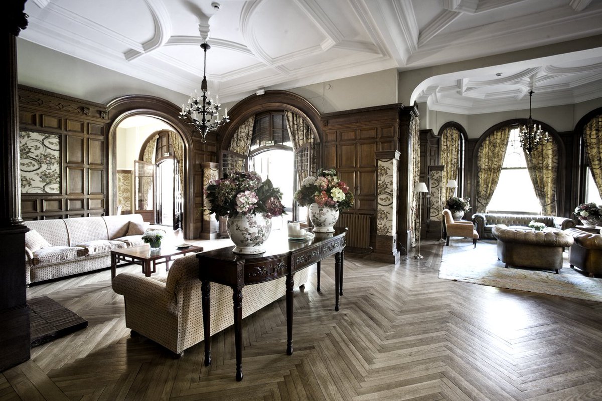 sanjoseren's tweet photo. ¿Cuánto sabes sobre nosotros? 🤓
El palacio San Joseren fue construido en 1916 como residencia familiar por el arquitecto José Luis de Oriol.
Entérate de más 👉 https://t.co/Qc3VUgn4Pq https://t.co/9X5mMyLfwU