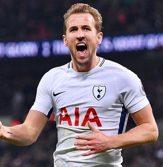 TheHeadtoHead's tweet photo. Who’s better? Past or present...

RT for Van Nistelrooy🇳🇱
LIKE for Kane🏴󠁧󠁢󠁥󠁮󠁧󠁿

#MUNTOT https://t.co/eg1AZx0jY3