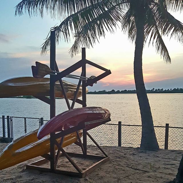 valampuriresort's tweet photo. Do u Wana try sunset kayaking π#valampuriresort #kalpitiya #srilanka #kitesurfing #resort #kiteboardsrilanka #kitetrips #lagoon #ecolodge #kayak #sunset #sunsetview https://t.co/Q9F8o5XFI8 https://t.co/LROaZLhOYu