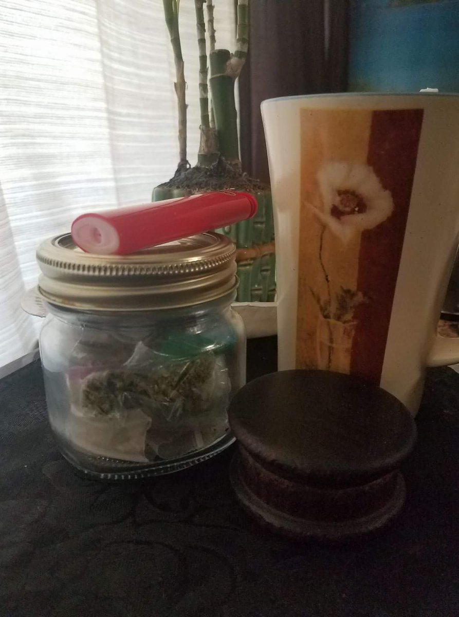 Dat_bk_ni99a's tweet photo. Good morning... I got a #highover not hungover...😩😬 bill day Saturday once again..
All I need is my medicine jar and coffee... https://t.co/NsrLIHmF0e