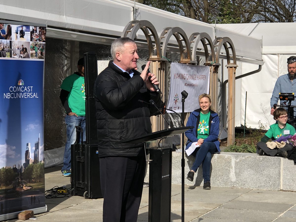 NBCPhiladelphia's tweet image. .@PhillyMayor Jim Kenney kicks off #ComcastCaresDay! #CCDay