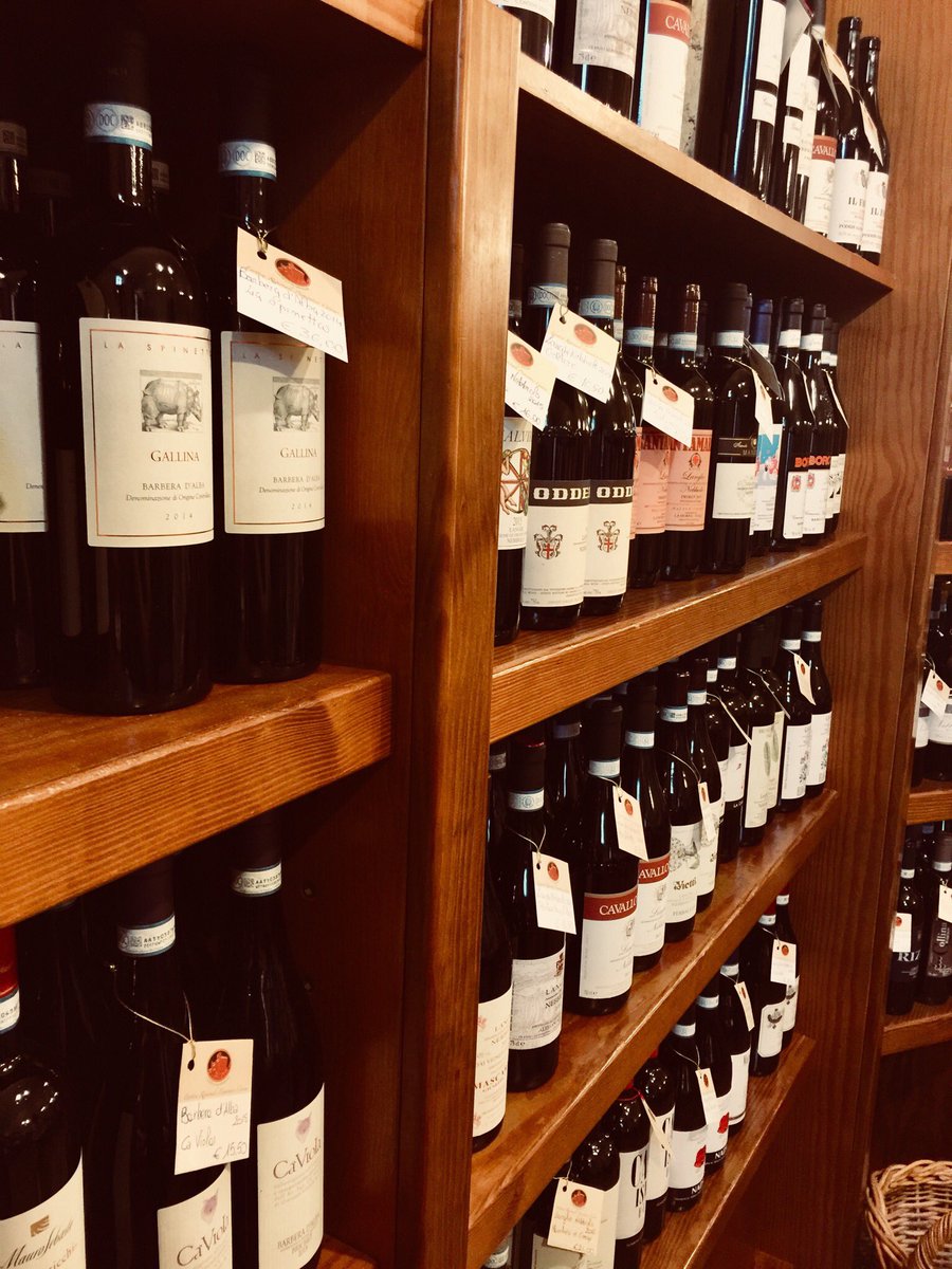 WinetoSrl's tweet photo. Barolo tasting 🍷👌🏻 #like #follow #share #comment #subscribe #wineto #wine #winery #redwine #barolo #tasting #winetour #winetasting #barolowine #winetourism #wineblog #wineblogger https://t.co/xLQsshpnIt
