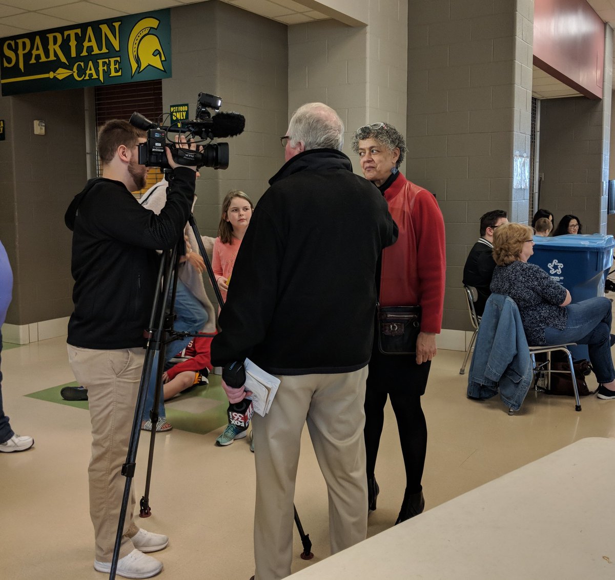VarwigForTPS's tweet photo. Thanks @WTOL11Toledo for stopping by our 15th Annual TPS Chess Tournament. @TPSProud @romules_ @OHschoolboards 
#studentcentereddecisions #Chess https://t.co/SCu6w37LZg